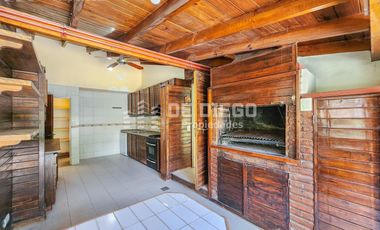 Apto crédito - Venta casa 5 ambientes pileta y ascensor -  Country San Miguel de Ghiso