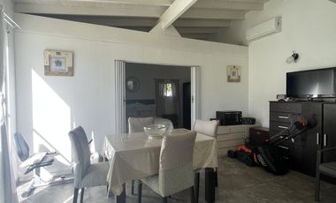 Venta Casa en  Hurlingham 6 ambientes