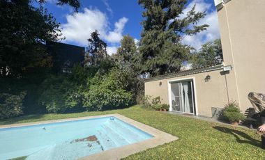 Venta Casa en  Hurlingham 6 ambientes