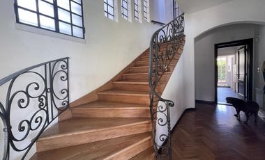 Venta Casa en  Hurlingham 6 ambientes