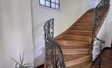 Venta Casa en  Hurlingham 6 ambientes