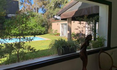 Venta Casa en  Hurlingham 6 ambientes