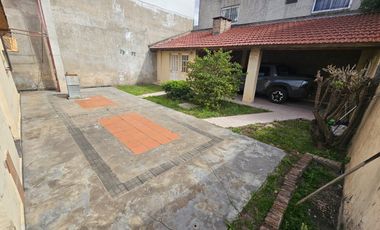 CASA 3 AMB. CON GARAGE Y LOTE LIBRE