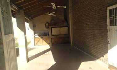 CASA 3 AMB. CON GARAGE Y LOTE LIBRE