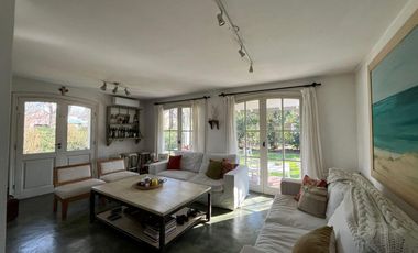 Venta de casa 4 ambientes en bella vista en barrio privado