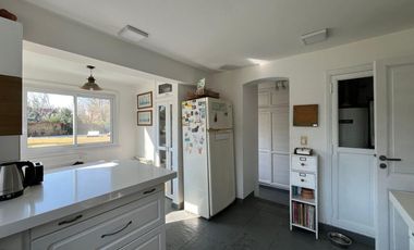 Venta de casa 4 ambientes en bella vista en barrio privado