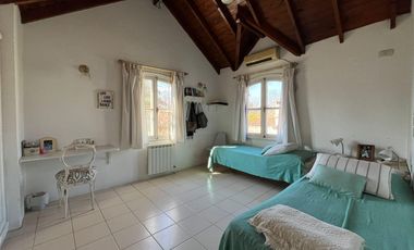 Venta de casa 4 ambientes en bella vista en barrio privado