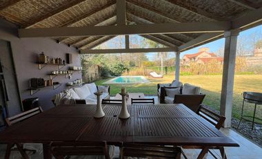 Venta de casa 4 ambientes en bella vista en barrio privado