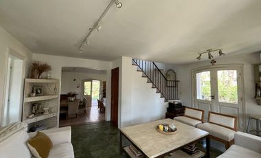 Venta de casa 4 ambientes en bella vista en barrio privado