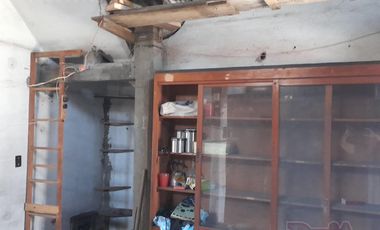 Venta - Casa y Local - A refaccionar - Chile 1700 - Valentín Alsina - Lanus