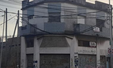 Venta - Casa y Local - A refaccionar - Chile 1700 - Valentín Alsina - Lanus