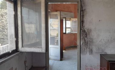 Venta - Casa y Local - A refaccionar - Chile 1700 - Valentín Alsina - Lanus