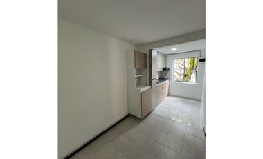 ARRIENDO CASA DE 2 NIVELES CON PARQUEADERO PRIVADO