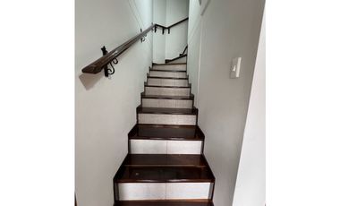 ARRIENDO CASA DE 2 NIVELES CON PARQUEADERO PRIVADO