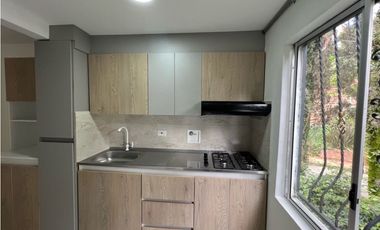 ARRIENDO CASA DE 2 NIVELES CON PARQUEADERO PRIVADO
