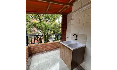 ARRIENDO CASA DE 2 NIVELES CON PARQUEADERO PRIVADO