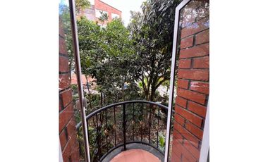 ARRIENDO CASA DE 2 NIVELES CON PARQUEADERO PRIVADO