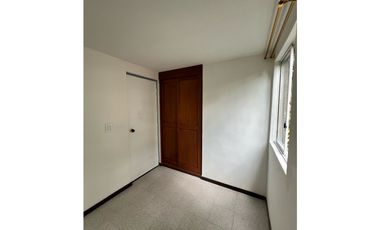 ARRIENDO CASA DE 2 NIVELES CON PARQUEADERO PRIVADO
