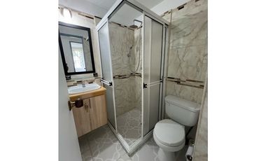 ARRIENDO CASA DE 2 NIVELES CON PARQUEADERO PRIVADO