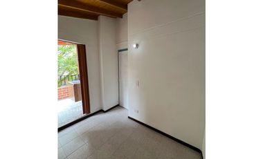 ARRIENDO CASA DE 2 NIVELES CON PARQUEADERO PRIVADO
