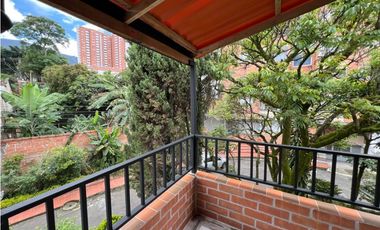 ARRIENDO CASA DE 2 NIVELES CON PARQUEADERO PRIVADO
