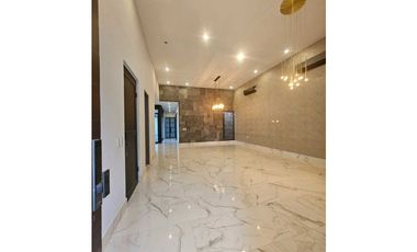 Casa  de lujo en un piso, en privada ,santiago