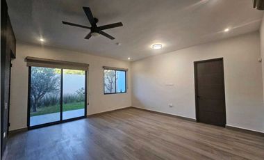 Casa  de lujo en un piso, en privada ,santiago
