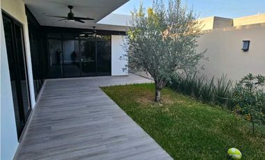 Casa  de lujo en un piso, en privada ,santiago