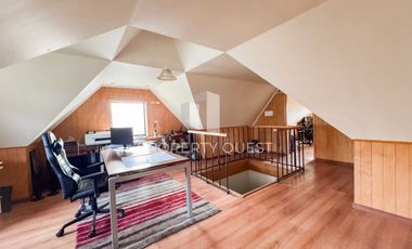 VENTA AMPLIA CASA 6D+4B CON PISCINA ANDALUE