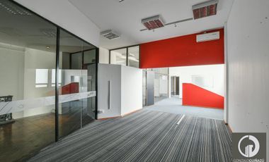 Oficina amplia en alquiler y venta Categoría Microcentro
