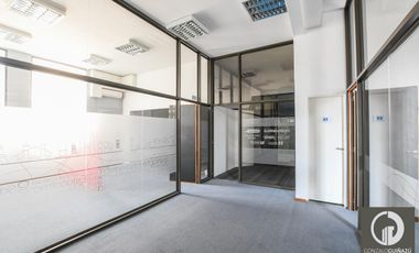 Oficina amplia en alquiler y venta Categoría Microcentro