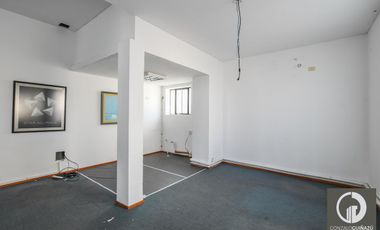 Oficina amplia en alquiler y venta Categoría Microcentro