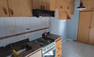 Departamento en Alquiler en Villa Ballester - 3 Ambientes céntrico.