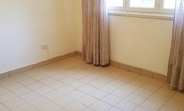 Chalet 3 ambientes con parquee y garage sobre lote de 380m2 en Bosque Alegre