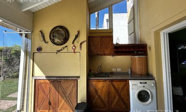 Venta de casa de 4 ambientes con piscina en Nuevo Quilmes- Quilmes