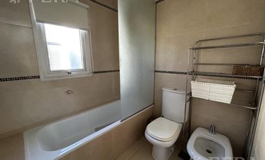 Venta de casa de 4 ambientes con piscina en Nuevo Quilmes- Quilmes