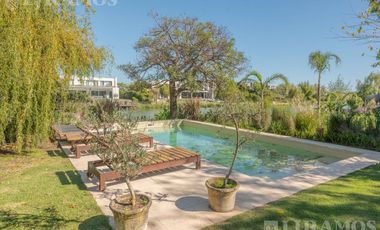Casa con 4 dormitorios en venta en EL GOLF