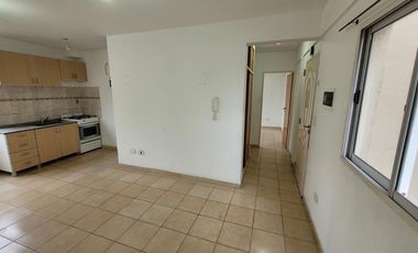 Departamento dos ambientes - Morón