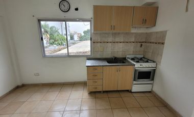 Departamento dos ambientes - Morón