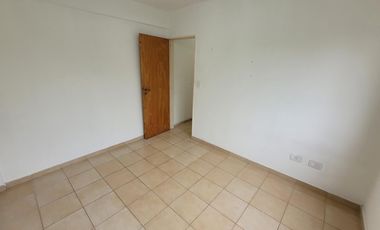 Departamento dos ambientes - Morón