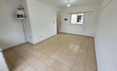 Departamento dos ambientes - Morón