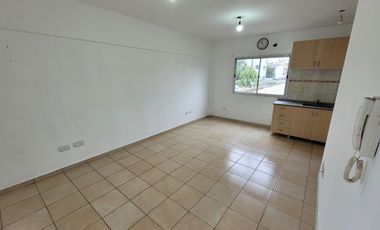 Departamento dos ambientes - Morón