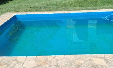 Venta casa en con PILETA Plottier