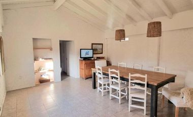 Venta casa en con PILETA Plottier