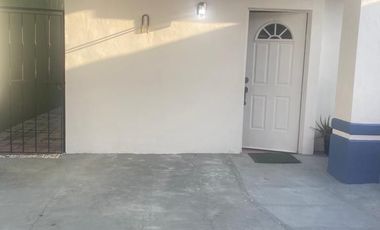 SE RENTA CASA EN FRACCIONAMIENTO CERRADO