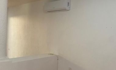 SE RENTA CASA EN FRACCIONAMIENTO CERRADO