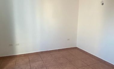 SE RENTA CASA EN FRACCIONAMIENTO CERRADO