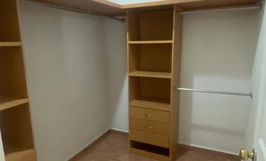 SE RENTA CASA EN FRACCIONAMIENTO CERRADO