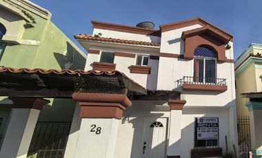 SE RENTA CASA EN FRACCIONAMIENTO CERRADO