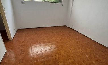 Departamento 1 ambiente excelente ubicación. Olivos